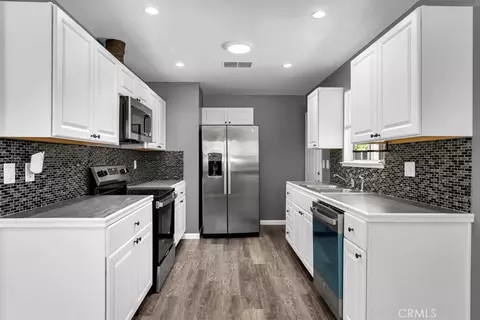 Kitchen - 695 Walton Dr, Red Bluff, CA 96080 photo 2 of 3