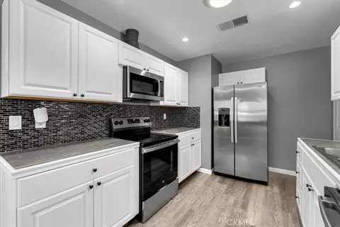 Kitchen - 695 Walton Dr, Red Bluff, CA 96080 photo 3 of 3