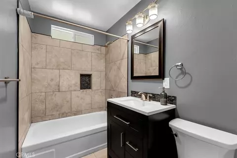 Bath - 695 Walton Dr, Red Bluff, CA 96080 photo 1 of 2