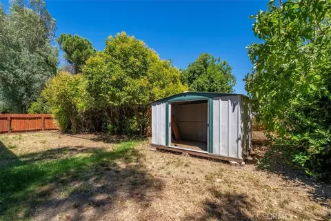 Exterior - 695 Walton Dr, Red Bluff, CA 96080 photo 4 of 19