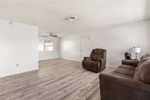 Living - 927 Trinity St, Orland, CA 95963 photo 1 of 3