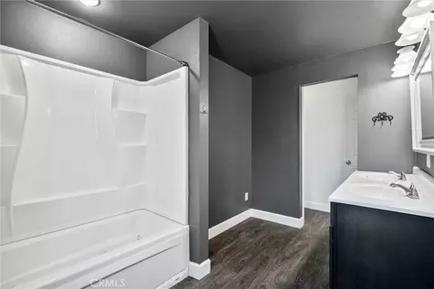 Bath - 1030 W 1st, Willows, CA 95988 photo 1 of 3