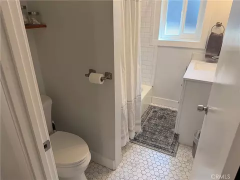 Bath - 271 E 7th Ave, Chico, CA 95926 photo 1 of 1