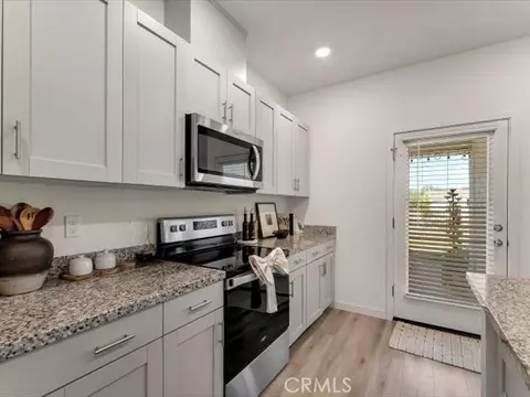 Kitchen - 2782 Austere Ave, Redding, CA 96003 photo 4 of 6
