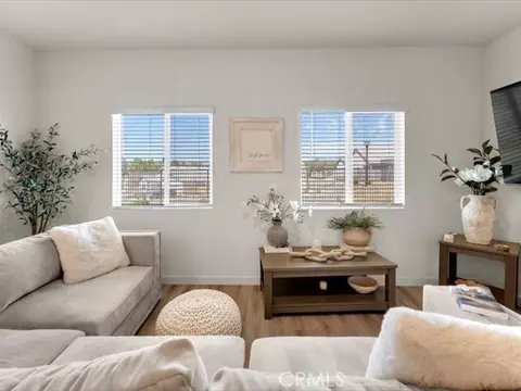Living - 2782 Austere Ave, Redding, CA 96003 photo 2 of 2