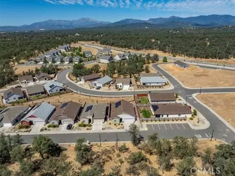 View/Area - 2782 Austere Ave, Redding, CA 96003 photo 6 of 7