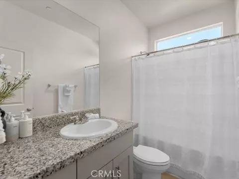 Bath - 2782 Austere Ave, Redding, CA 96003 photo 3 of 3