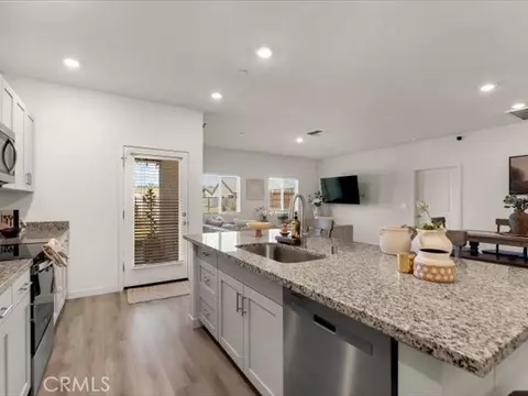 Kitchen - 2782 Austere Ave, Redding, CA 96003 photo 3 of 6
