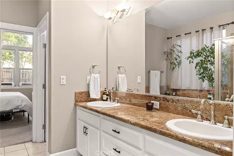 Bath - 2977 Bancroft Dr, Chico, CA 95928 photo 4 of 4