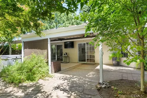Exterior - 10 Savannah Ln, Chico, CA 95926 photo 5 of 8