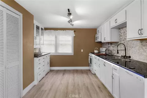 Kitchen - 735 Pine St, Chico, CA 95928 photo 4 of 4
