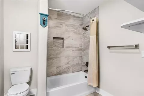 Bath - 735 Pine St, Chico, CA 95928 photo 1 of 4