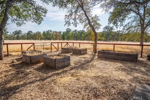 Exterior - 4265 Osborn Rd, Flournoy, CA 96029 photo 14 of 16