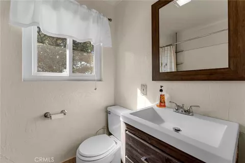Bath - 4265 Osborn Rd, Flournoy, CA 96029 photo 2 of 6