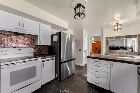 Kitchen - 4265 Osborn Rd, Flournoy, CA 96029 photo 3 of 3