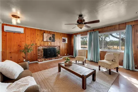 Living - 4265 Osborn Rd, Flournoy, CA 96029 photo 4 of 7