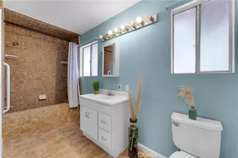 Bath - 4265 Osborn Rd, Flournoy, CA 96029 photo 5 of 6