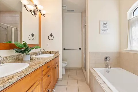 Bath - 44 Veneto Cir, Chico, CA 95926 photo 2 of 2