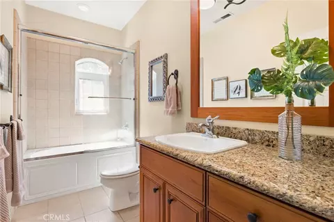 Bath - 44 Veneto Cir, Chico, CA 95926 photo 1 of 2