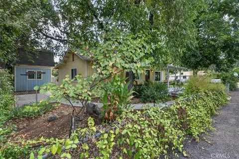 Exterior - 1381 Davis, Chico, CA 95928 photo 17 of 19