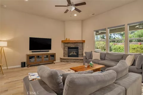 Living - 10 Harmony Park, Chico, CA 95973 photo 3 of 4