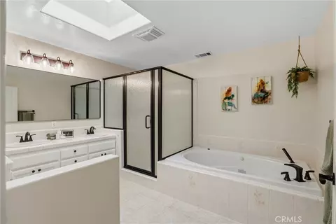 Bath - 13899 Garner Ln, Chico, CA 95973 photo 2 of 3