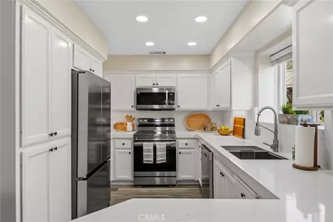 Kitchen - 13899 Garner Ln, Chico, CA 95973 photo 4 of 5