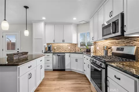 Kitchen - 474 Castle, Paradise, CA 95969 photo 3 of 8