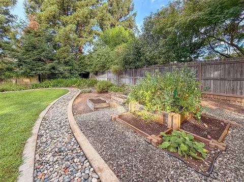 Exterior - 951 Madrone, Chico, CA 95926 photo 7 of 11