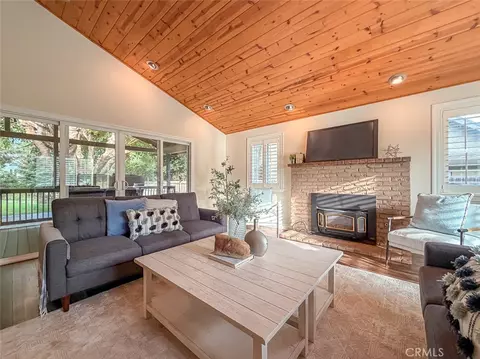 Living - 951 Madrone, Chico, CA 95926 photo 4 of 5