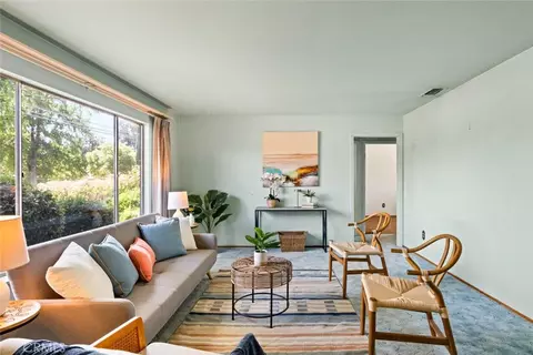 Living - 2431 Mariposa, Chico, CA 95926 photo 3 of 6