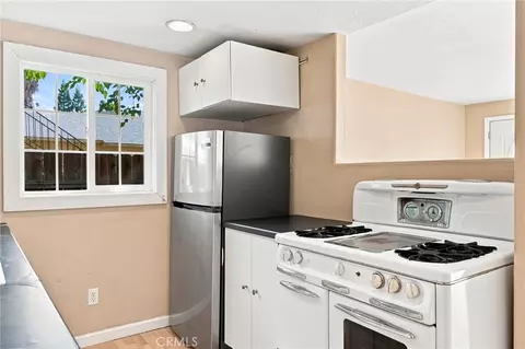 Kitchen - 482 E 5th Ave, Chico, CA 95926 photo 2 of 3