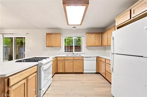Kitchen - 88 Key W, Chico, CA 95973 photo 3 of 4