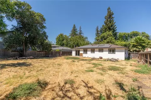 Exterior - 827 W 2nd Ave, Chico, CA 95926 photo 7 of 9