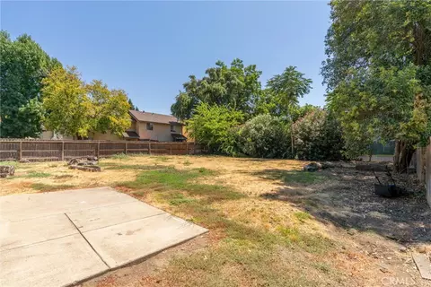 Exterior - 827 W 2nd Ave, Chico, CA 95926 photo 5 of 9