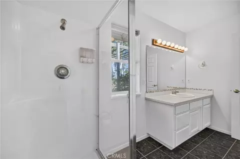 Bath - 2905 Harden Ave, Corning, CA 96021 photo 2 of 8