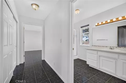 Entry Way - 2905 Harden Ave, Corning, CA 96021 photo 3 of 6
