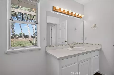 Bath - 2905 Harden Ave, Corning, CA 96021 photo 3 of 8