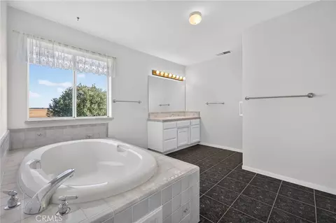 Bath - 2905 Harden Ave, Corning, CA 96021 photo 4 of 8
