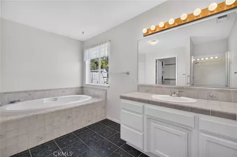 Bath - 2905 Harden Ave, Corning, CA 96021 photo 5 of 8