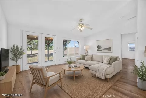 Living - 2905 Harden Ave, Corning, CA 96021 photo 4 of 6