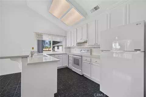 Kitchen - 2905 Harden Ave, Corning, CA 96021 photo 2 of 2
