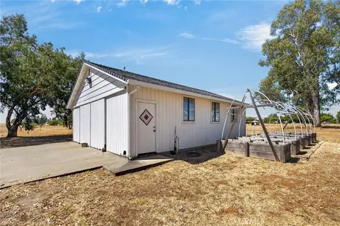 Exterior - 2905 Harden Ave, Corning, CA 96021 photo 4 of 9