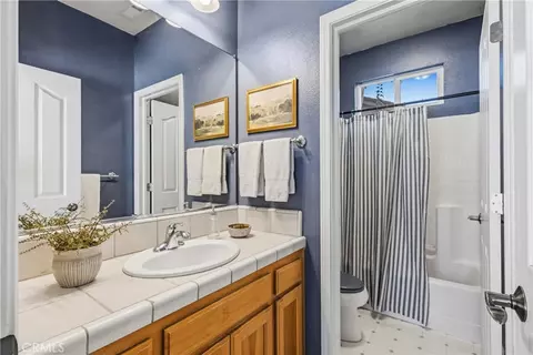 Bath - 159 Mandalay Ct, Chico, CA 95973 photo 4 of 4