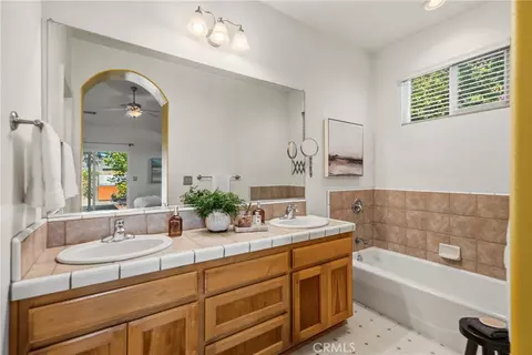 Bath - 159 Mandalay Ct, Chico, CA 95973 photo 2 of 4