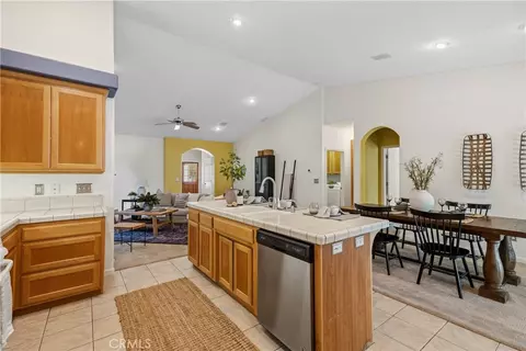 Kitchen - 159 Mandalay Ct, Chico, CA 95973 photo 6 of 7