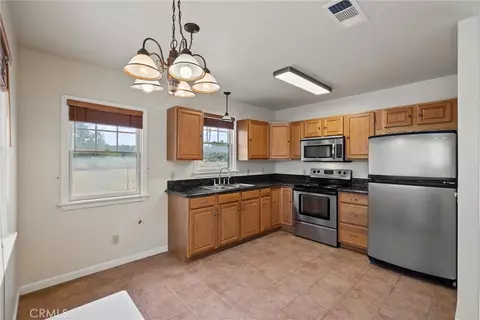 Kitchen - 4536 County Road H, Orland, CA 95963 photo 2 of 2