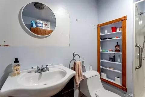 Bath - 524 Madison St, Red Bluff, CA 96080 photo 1 of 2