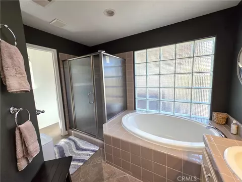 Bath - 2368 Sausalito St, Chico, CA 95928 photo 3 of 6