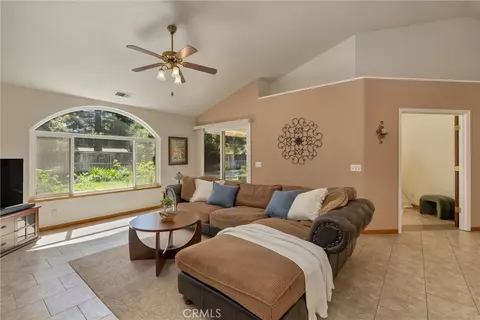 Living - 19 Skymountain Cir, Chico, CA 95928 photo 4 of 4